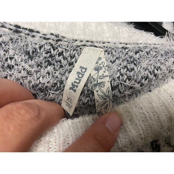 Mudd Juniors Women's White Grey Striped Long Sleeve Pullover Sweater Sz XL - Picture 4 of 7